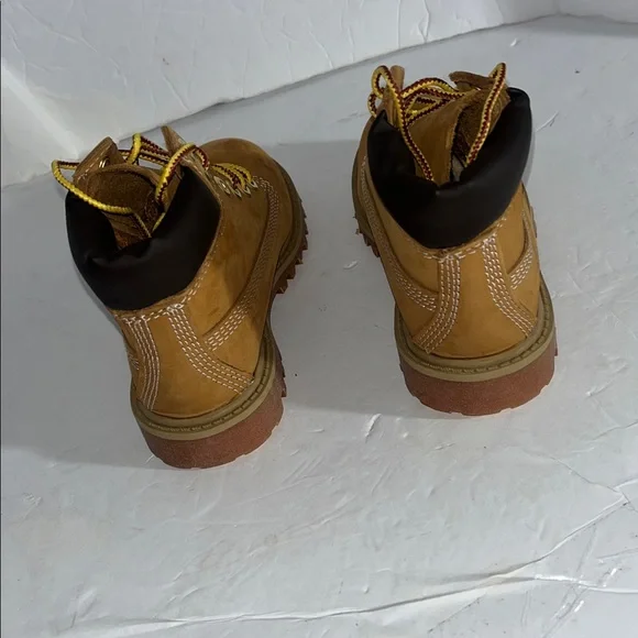Timberland boots kid size 9, like new - Picture 5 of 12